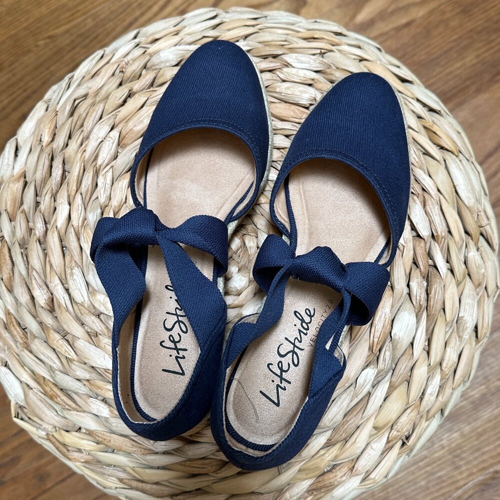 Life Stride Kascade Espadrilles Like New - Picture 2 of 6